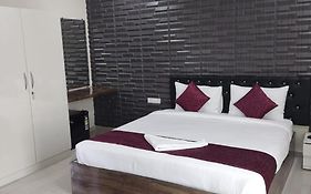 Hotel Vaishnavi Grand